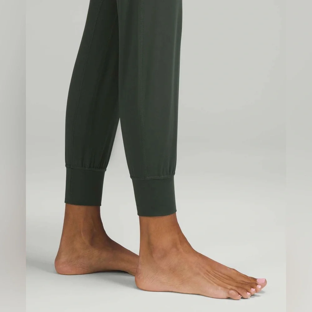 Lululemon Align High-Rise Jogger in Smoked Spruce Size 4 - Picture 5 of 9
